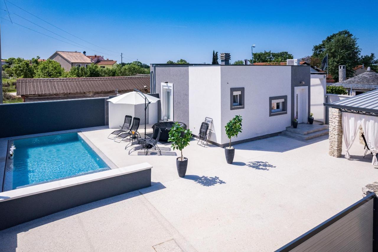 Marsel Villa Mednjan