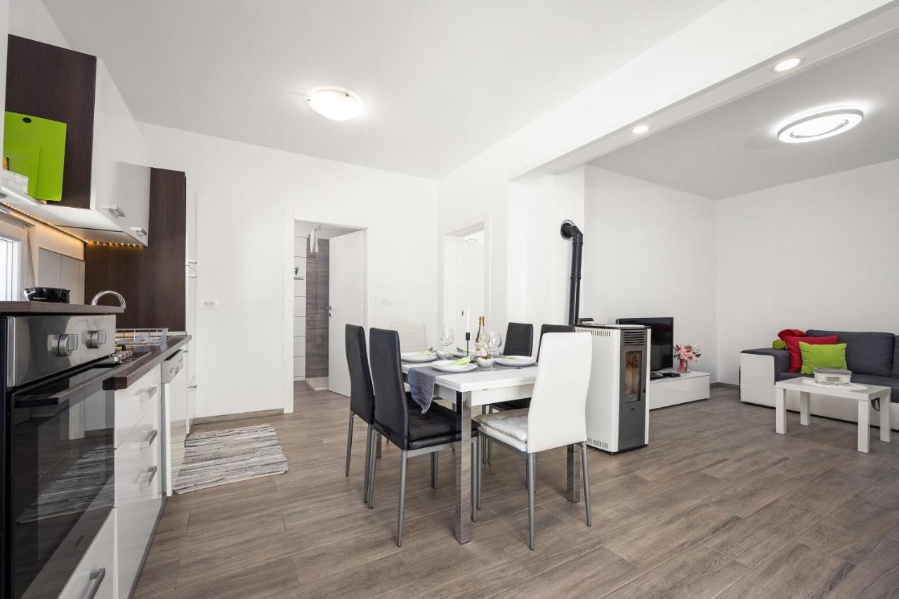 Marsel Villa Mednjan
